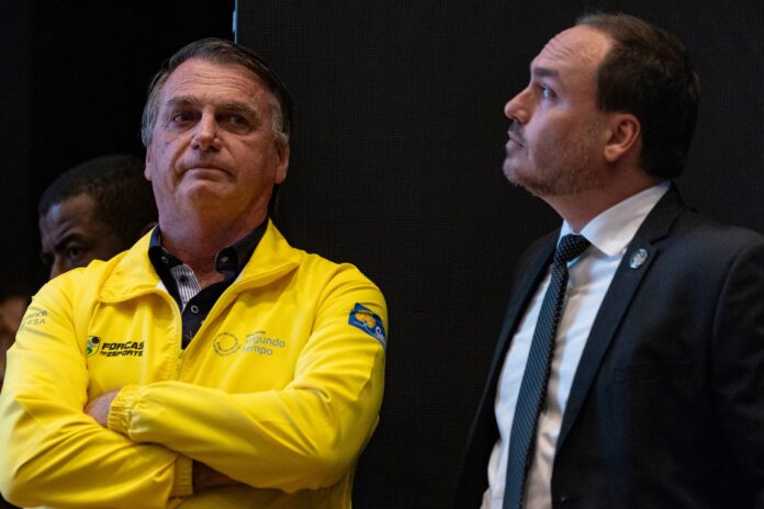 bolsonaro-confirma-carlos-ao-senado-em-santa-catarina-e-explica-motivo