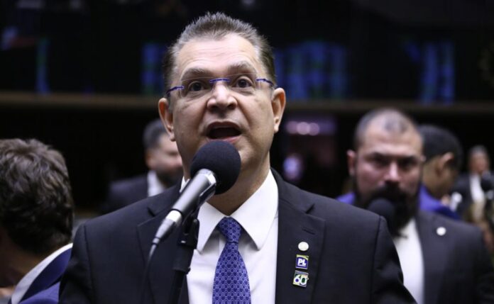 pl-assume-protagonismo-na-discussao-sobre-reducao-do-iof-e-critica-‘enrolacao’-do-governo