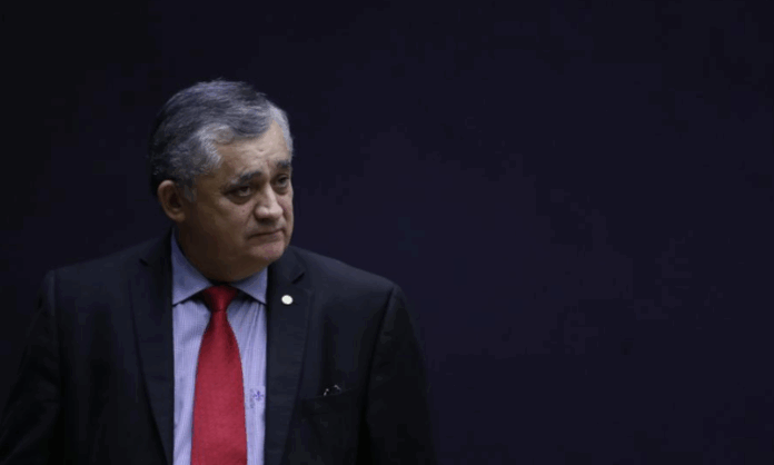 ‘defendo-um-ajuste-geral-da-base’,-afirma-lider-do-governo-apos-derrota-do-iof
