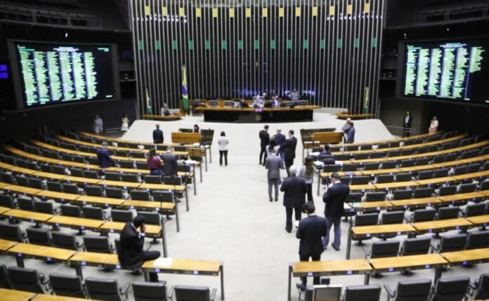 governo-avalia-reacao-a-derrota-no-congresso-e-ainda-nao-decidiu-judicializar-queda-do-iof