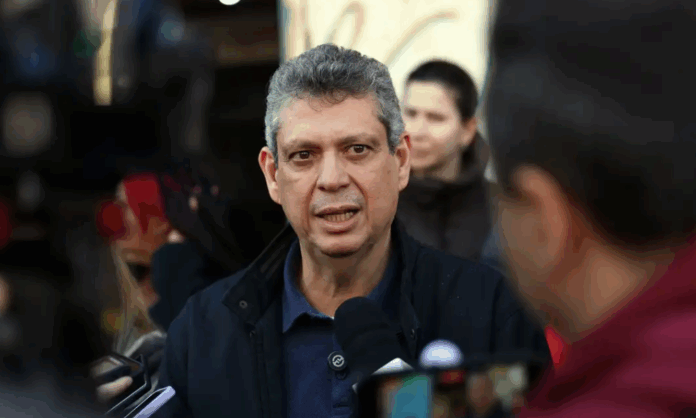 ministro-de-lula-diz-que-derrubada-do-decreto-do-iof-derrota-do-pais