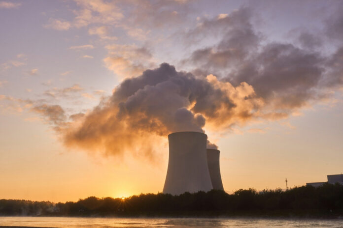 ira-suspende-cooperacao-com-aiea-e-bloqueia-inspecao-apos-bombardeio-em-usinas-nucleares
