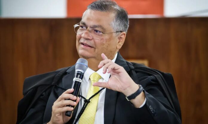 flavio-dino-afirma-que-stf-“nao-atua-por-interesse-do-governo”-em-audiencia-sobre-emendas-parlamentares