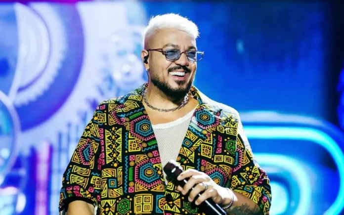 belo-surpreende-fas-e-toca-em-bairro-popular-de-salvador