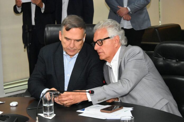 aliado-de-caiado,-prefeito-de-goiania-cita-violencia-ao-pedir-blindado