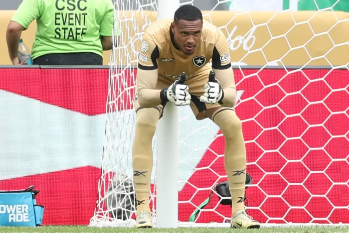 john-exalta-elenco-do-botafogo-apos-queda-no-mundial-de-clubes