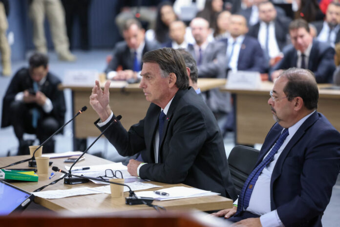 bolsonaro-sobre-acoes-no-stf:-“ninguem-tem-duvida-que-o-alvo-sou-eu”