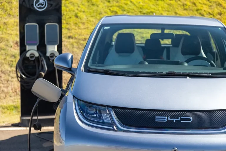 byd-e-tupi-mobilidade-lancam-servico-inteligente-de-autocarga