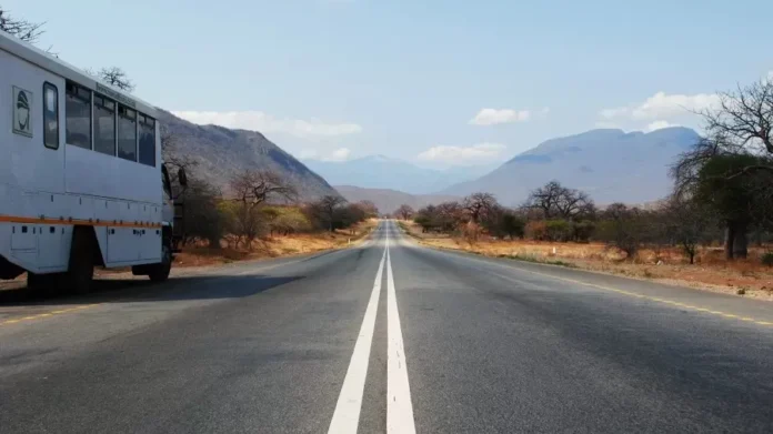 acidente-grave-entre-onibus-e-micro-onibus-deixa-ao-menos-38-mortos