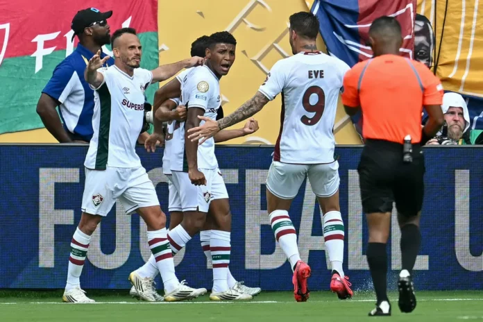 ex-bahia,-everaldo-ativa-modo-sincerao:-“tem-duas-bolas-igual-a-gente”