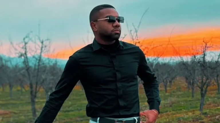 ex-bbb-davi-brito-e-flagrado-em-clima-de-romance-com-morena-no-chile