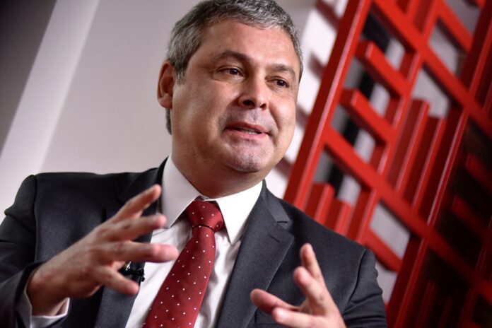 pt-propoe-jornada-de-trabalho-de-segunda-a-sexta-sem-corte-de-salario