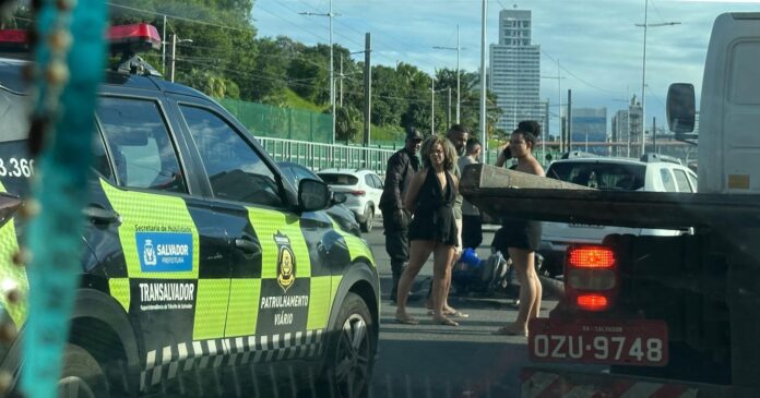 acidente-entre-veiculos-causa-lentidao-na-avenida-paralela-sentido-rodoviaria