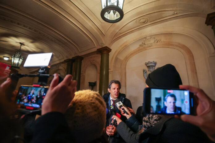 haddad-diz-que-governo-foi-‘pego-de-surpresa’-com-decisao-sobre-iof-e-nega-crise-com-o-congresso