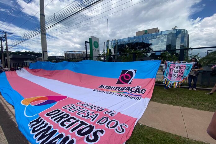psol-contesta-norma-do-cfm-que-proibe-terapia-hormonal-a-jovens-trans