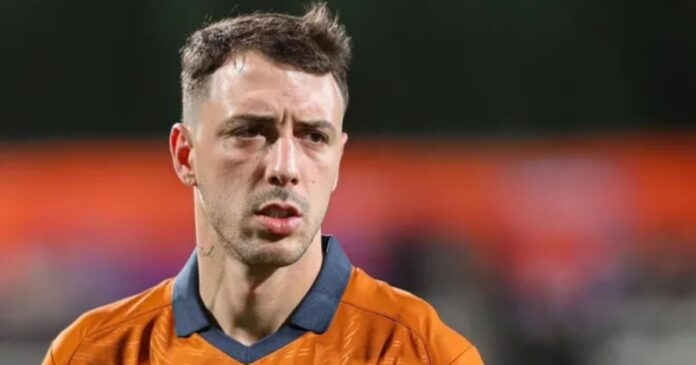 vitoria-oficializa-a-contratacao-do-atacante-renzo-lopez,-ex-al-fayha