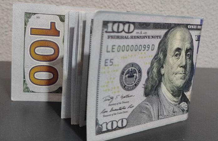 dolar-recua-para-r$-5,40-e-fecha-no-menor-nivel-em-mais-de-um-ano;-ibovespa-bate-novo-recorde