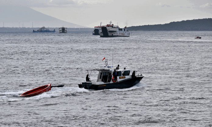 equipes-de-emergencia-ampliam-area-de-busca-apos-naufragio-na-indonesia