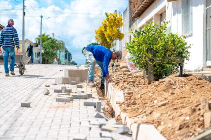 obras-de-drenagem-e-pavimentacao-da-prefeitura-transformam-a-realidade-da-comunidade-de-duque-de-caxias