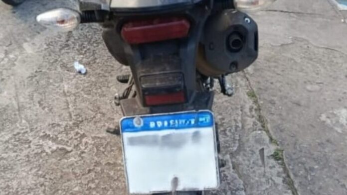 moto-adulterada-e-apreendida-pela-policia-militar-na-av.-acm