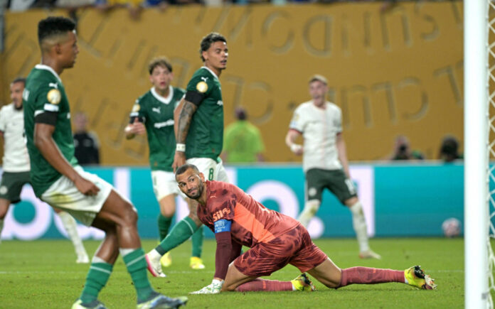 torcedores-do-palmeiras-reagem-a-lance-de-weverton:-‘frango-inacreditavel’