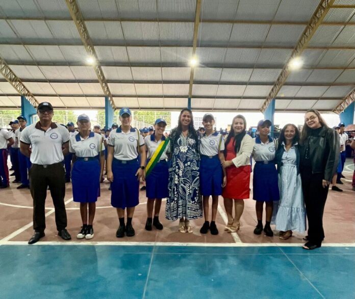 escola-clelia-das-gracas-figueiredo-pinto-celebra-conquistas-com-solenidade-de-agraciamento