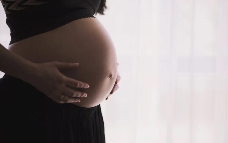 justica-vai-na-contramao-da-vida-e-suspende-lei-de-cartazes-contra-o-aborto-no-rio