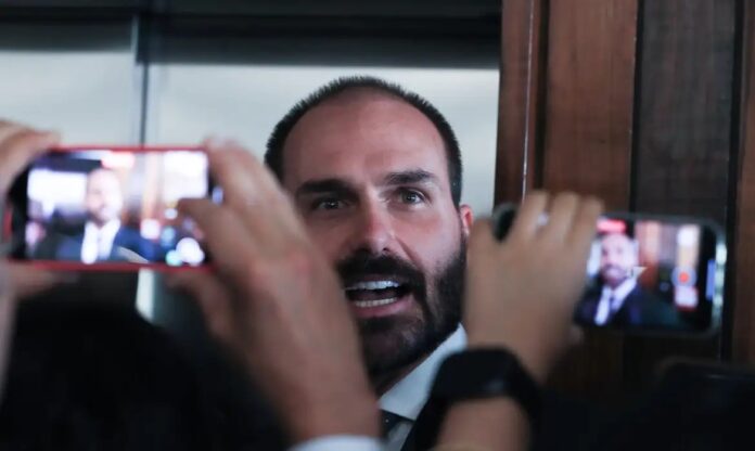 moraes-prorroga-inquerito-que-investiga-eduardo-bolsonaro