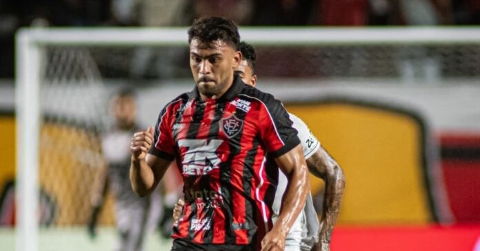 ronald-recebe-proposta-do-futebol-bulgaro-e-pode-deixar-o-vitoria