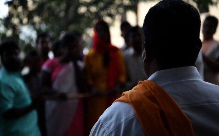 na-india,-radicais-hindus-agridem-cristaos-apos-invadirem-culto