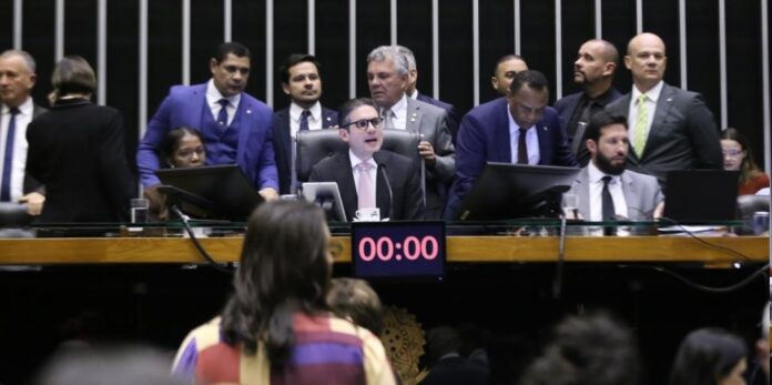 vai-a-sancao-projeto-que-aumenta-pena-para-quem-rouba-fios-e-cabos-de-energia-eletrica-ou-telefonia