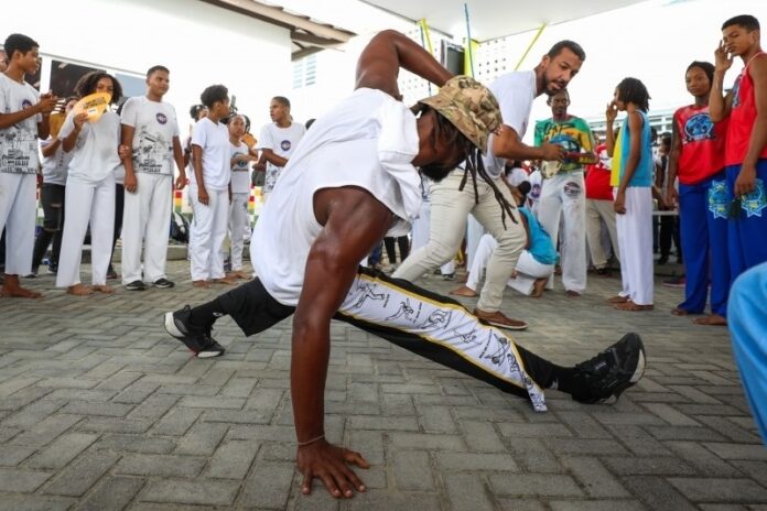 vereador-propoe-ensino-obrigatorio-de-capoeira-nas-escolas-publicas-de-salvador