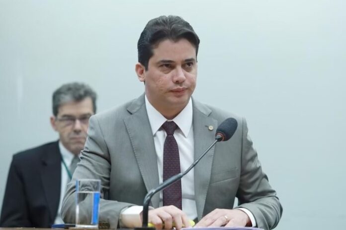 pf-mira-deputado-cearense-em-operacao-contra-desvio-de-verbas-publicas-e-compra-de-votos-no-ceara