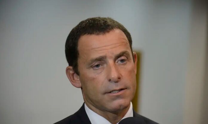 justica-determina-retorno-de-ex-secretario-do-rio-a-prisao-por-obstrucao-de-investigacoes