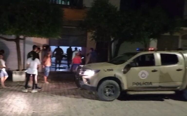 jovem-de-19-anos-e-morto-a-tiros-dentro-de-restaurante-no-interior-baiano