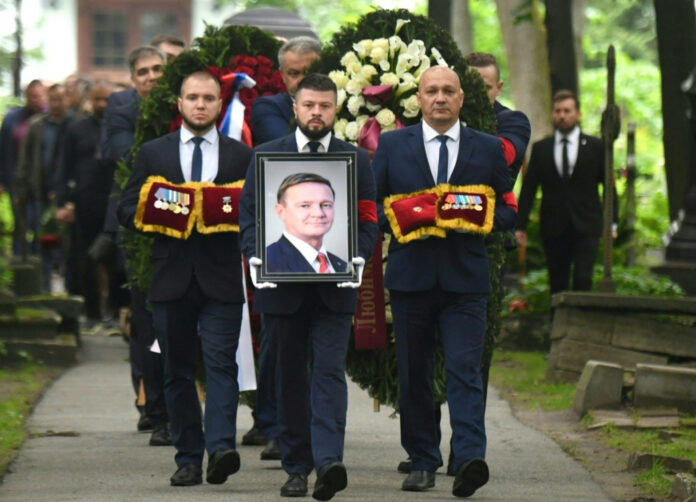 aparente-suicidio-de-ministro-horas-apos-ser-demitido-preocupa-elite-russa