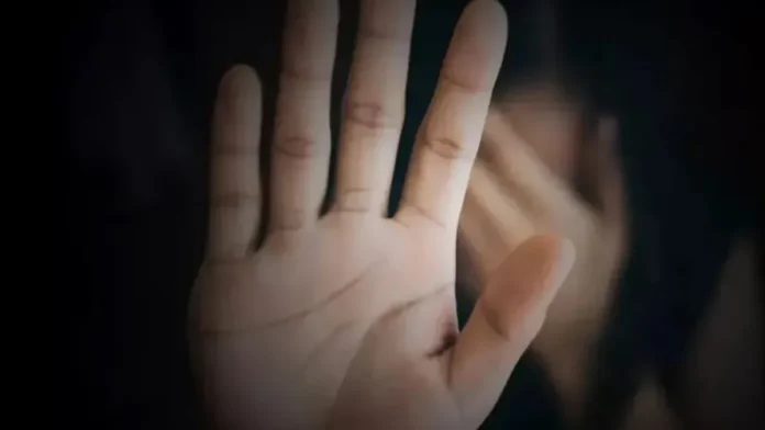 homem-finge-ser-pastor,-faz-oracao-para-a-familia-e-estupra-crianca homem-finge-ser-pastor,-faz-oracao-para-a-familia-e-estupra-crianca