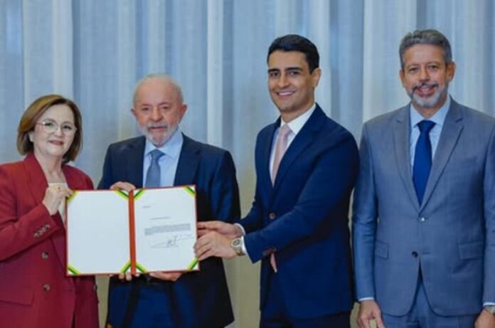 prefeito-adia-promessa-de-deixar-o-pl-feita-a-lula