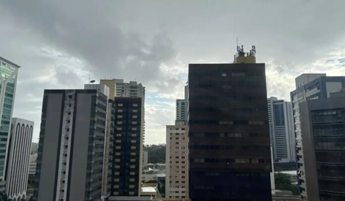 inmet-emite-alerta-amarelo-para-chuvas-intensas-em-91-cidades-da-bahia