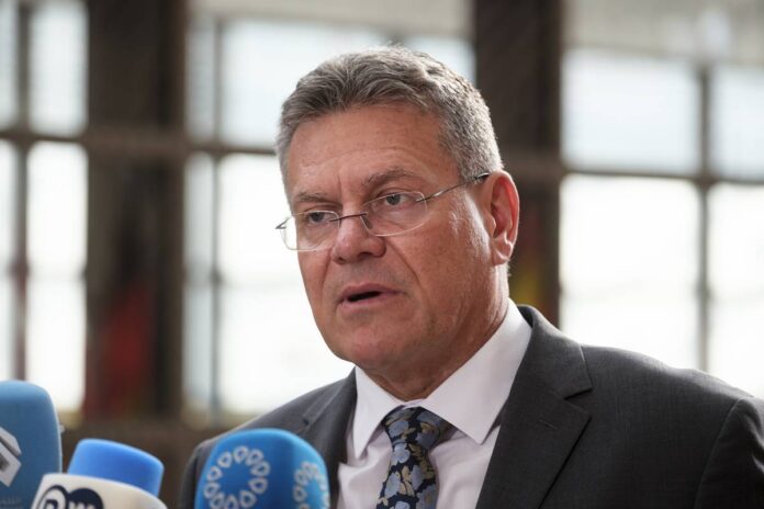 tarifas-de-30%-“praticamente-impediram”-comercio-ue-eua,-diz-sefcovic