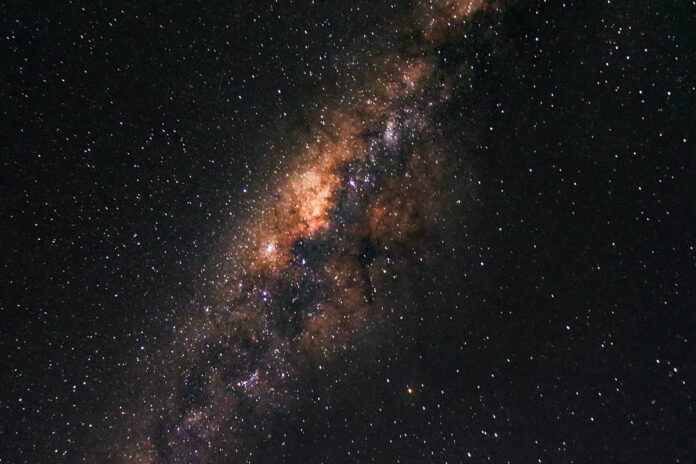 100-galaxias-fantasmas-estao-orbitando-a-via-lactea,-dizem-cientistas