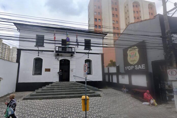 pai-e-filha-sao-sequestrados-em-shopping-no-abc-e-tem-contas-roubadas