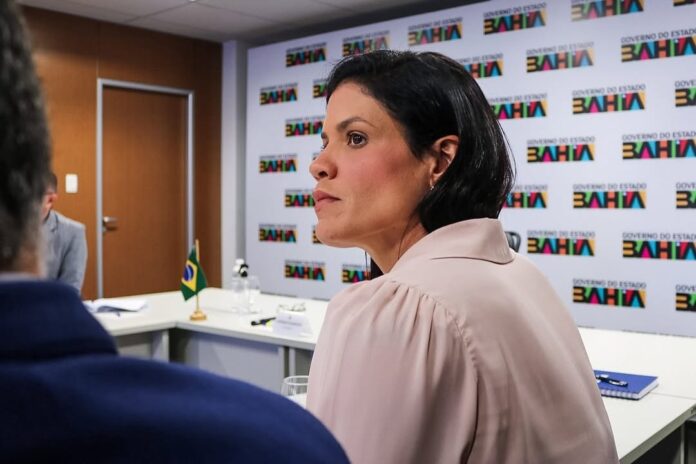 larissa-moraes-pode-disputar-vaga-na-al-ba-nas-eleicoes-de-2026;-secretaria-teria-afastado-cenario-federal