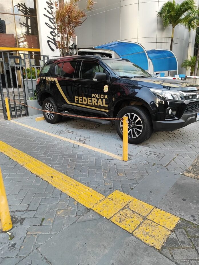 pf-deflagra-nova-etapa-da-operacao-overclean;-mandados-sao-cumpridos-em-bairro-nobre-de-salvador