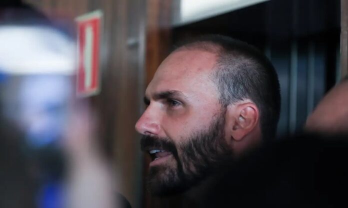 lideres-do-pt-pedem-prisao-de-eduardo-bolsonaro-ao-stf
