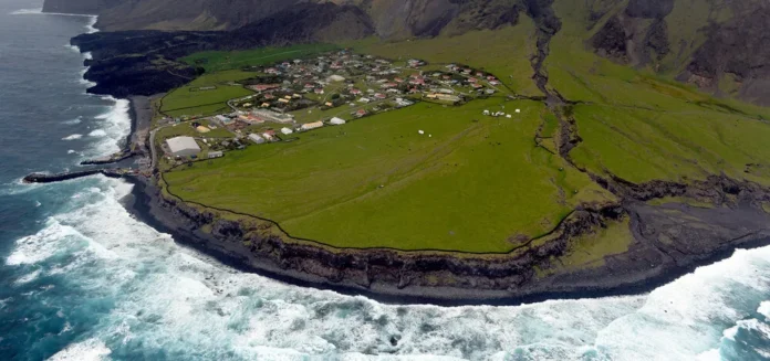 o-lugar-mais-dificil-de-visitar:-a-ilha-onde-a-viagem-e-tao-epica-quanto-o-destino