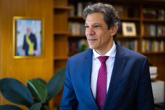 ‘nem-trabalho-com-a-hipotese-de-nao-resolver-o-tarifaco’,-avalia-haddad