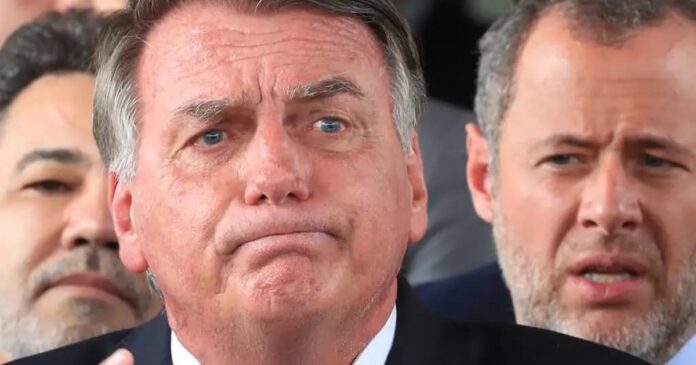 copia-de-acao-contra-moraes-e-pen-drive-sao-encontrados-em-banheiro-na-casa-de-bolsonaro