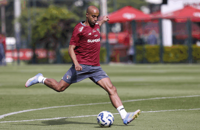 sao-paulo-faz-novo-procedimento-em-lucas-moura-e-pede-calma-a-torcida:-‘precisa-tempo-para-volta-segura’