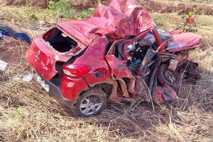 colisao-frontal-entre-carros-na-br-251-deixa-homem-em-estado-grave